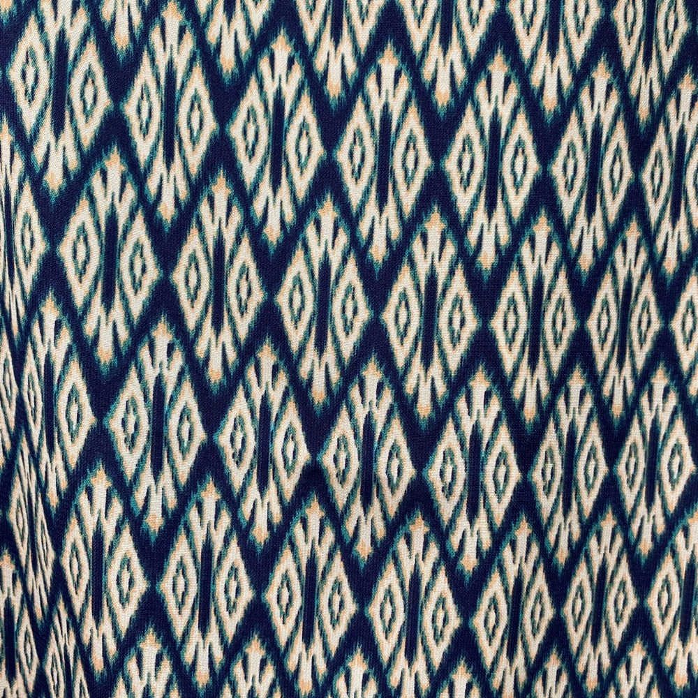 Blue patterned top! - Picture 5 of 5